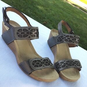 Clarks Bendables Wedge Sandal